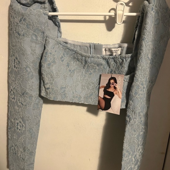 Naked wardrobe crop top - Picture 3 of 4